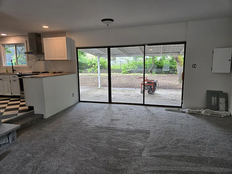 Bonus room to covered patio