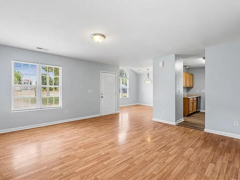 405 N Dudley St — Photo 5