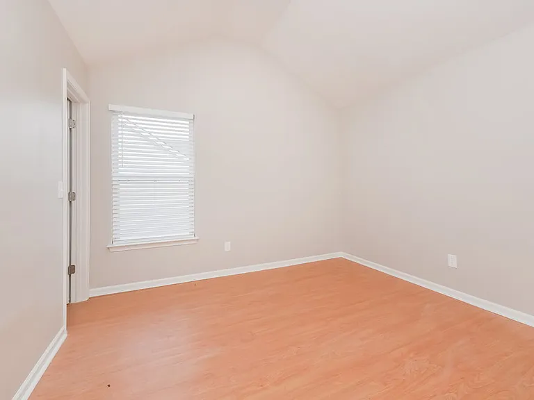1972 Bernie Way — Photo 14