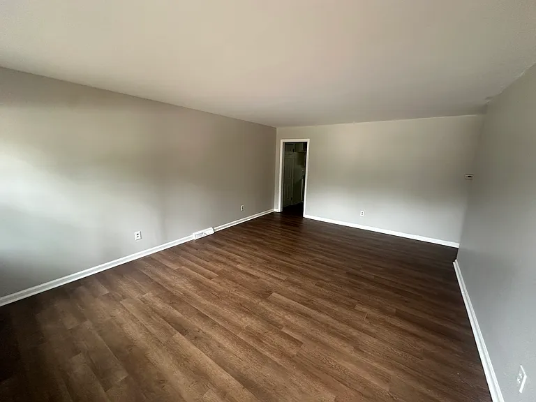 37 Colony Rd — Photo 4