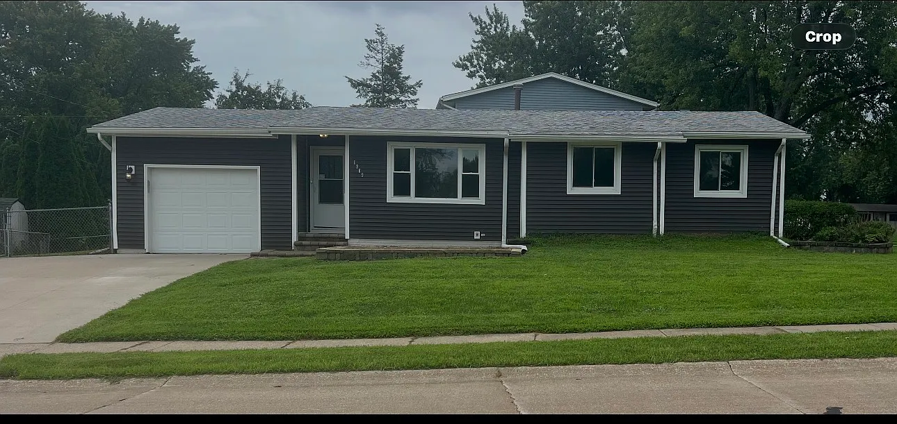 1969 Queens Dr — Photo 1