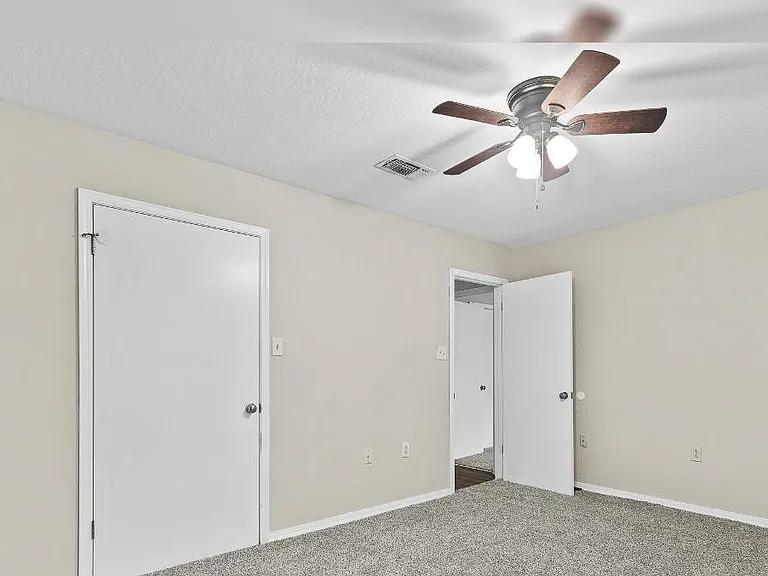 69 Hickory Knl #2 — Photo 13