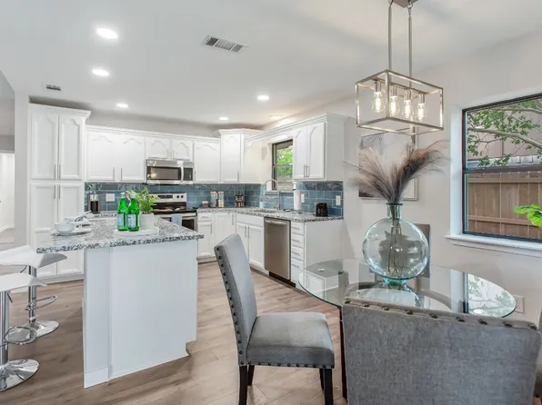 8809 Deerwood Dr, Rowlett, TX 75088