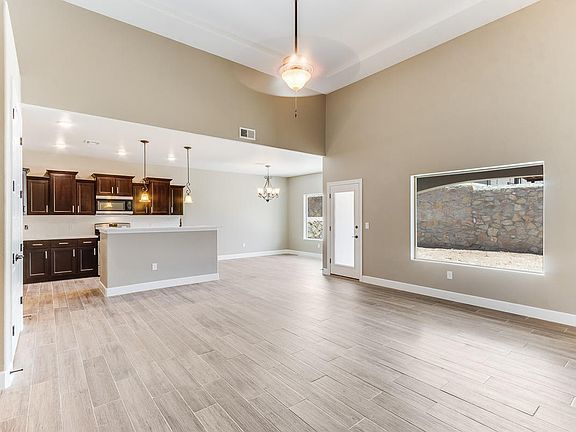 5th image of 14716 Hunters Grove Ave