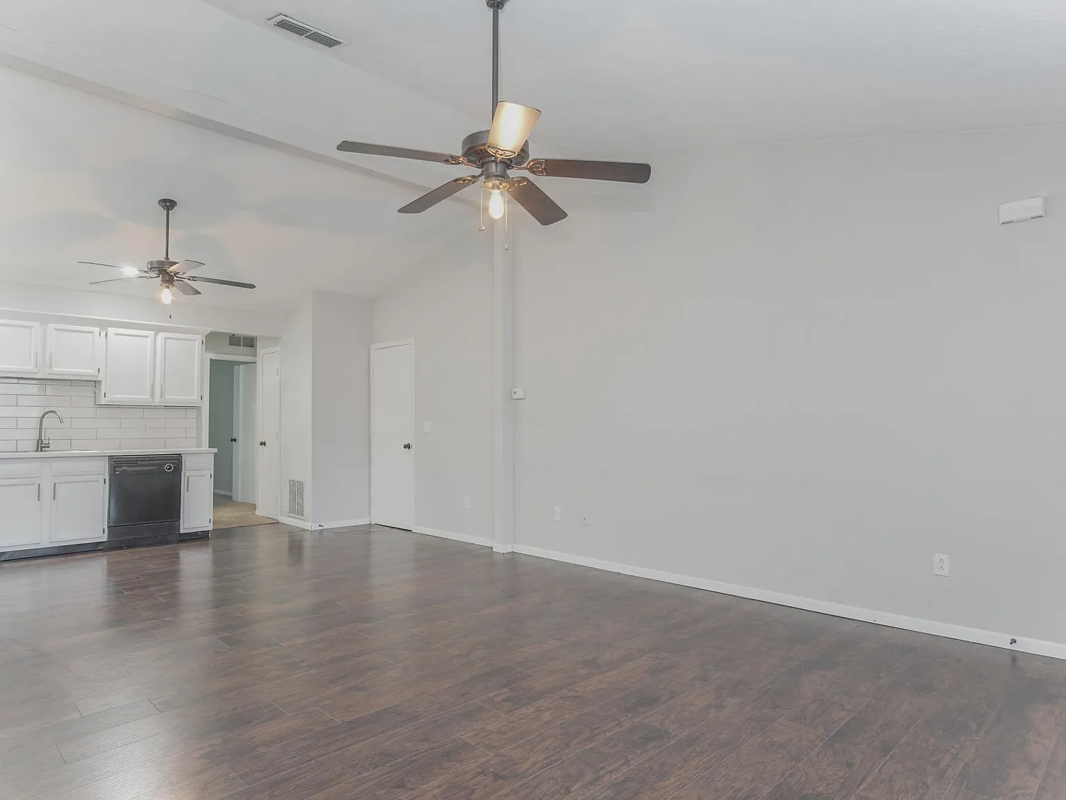 575 Kitrina Ave — Photo 4