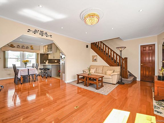 4th image of 163-29 16th Avenue