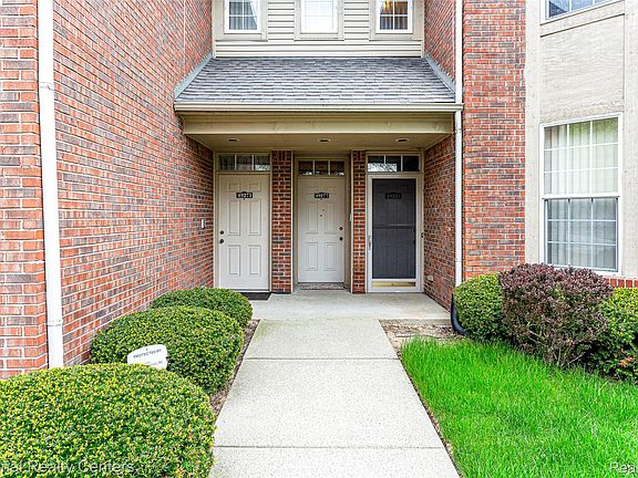 4th image of 49277 Silver Birch Cir
