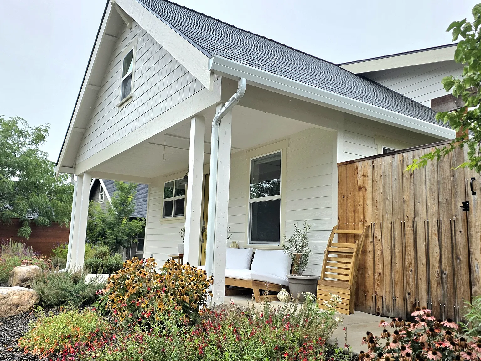 Oak St, Ashland — Photo 1