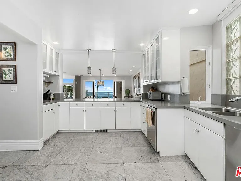 11834 Pacific Coast Hwy — Photo 8