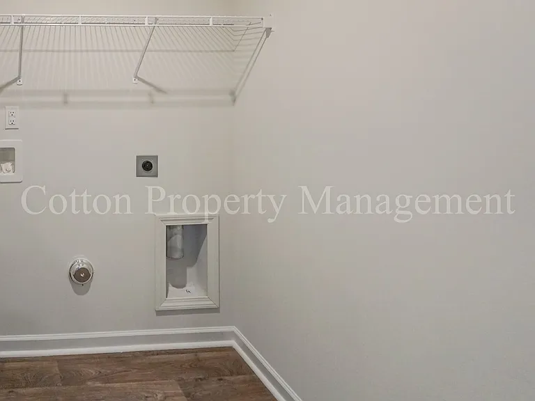 602 Draymore Dr NE — Photo 21