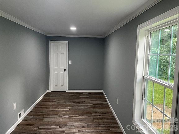 3rd image of 3900 Cook Rd