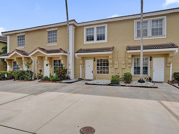 4th image of 752 SW 122nd Terrace