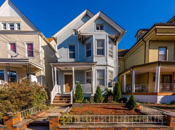 35 Reid St, Elizabeth City, NJ 07201