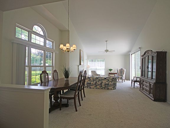 4th image of 414 Cromwell Cir Unit 1