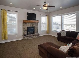 548 W Mountain Ridge Dr, Saratoga Springs, UT 84045