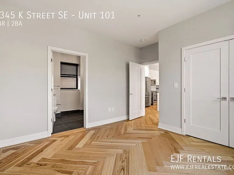 1345 K St SE #101 — Photo 17
