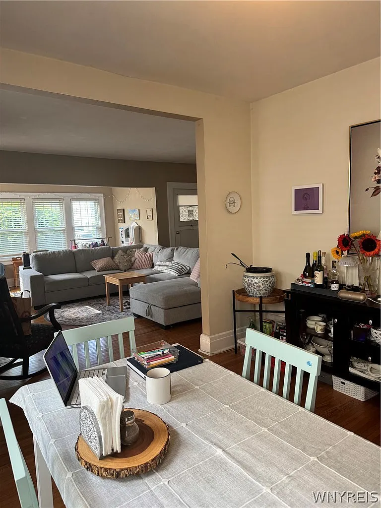 3 bed, 1.0 bath, 1193 sqft, $1,850 — Photo 4