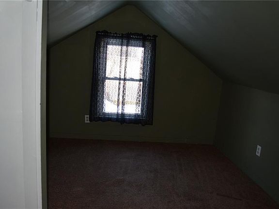 2nd image of 79 Fair St
