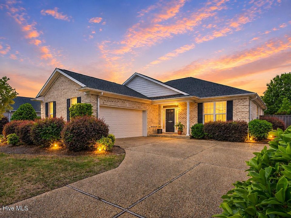 1st image of 1124 Garden Club Way