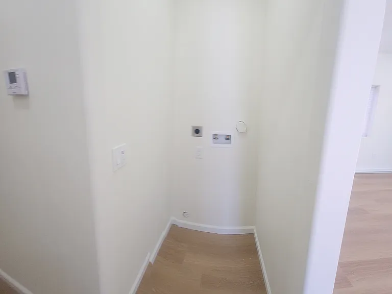 556 W Foothill Blvd — Photo 34
