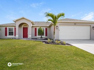 913 NW 8th Pl, Cape Coral, FL 33993