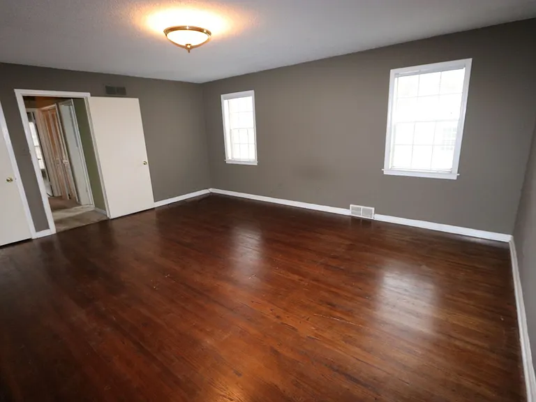 575 S Goodlett St — Photo 13