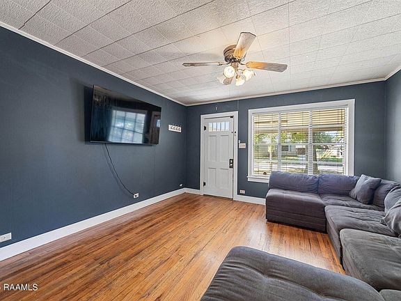 4th image of 307 Ash St