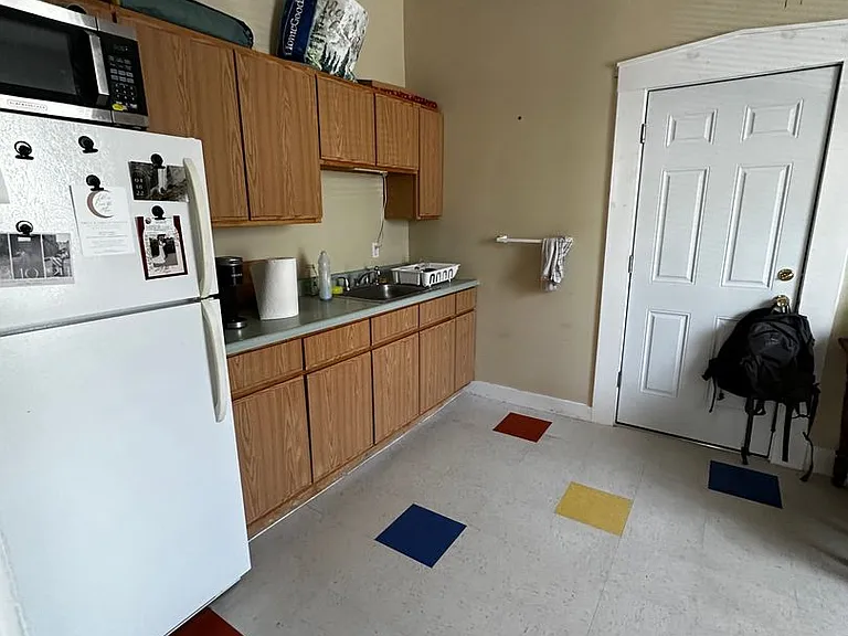 3 Sherbrooke Street — Photo 3