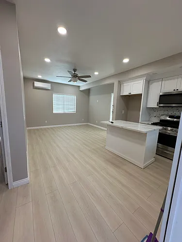 543 W G St Photo 1