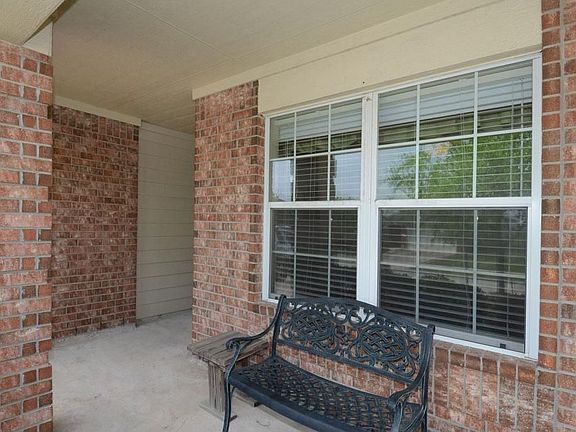 2nd image of 2827 Foster Hill Dr