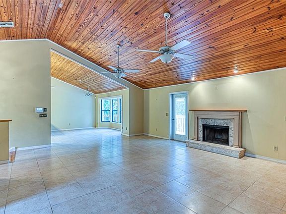 5th image of 385 Live Oak Dr