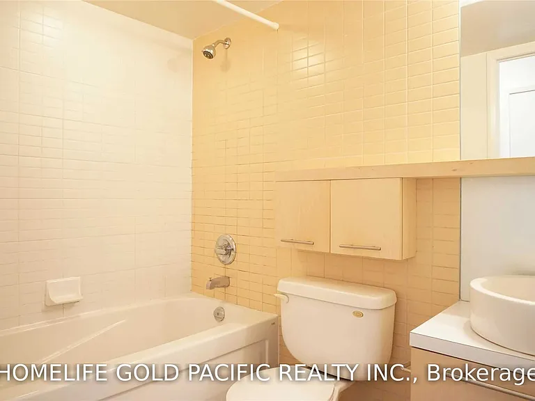 21 Carlton St #1108 — Photo 9