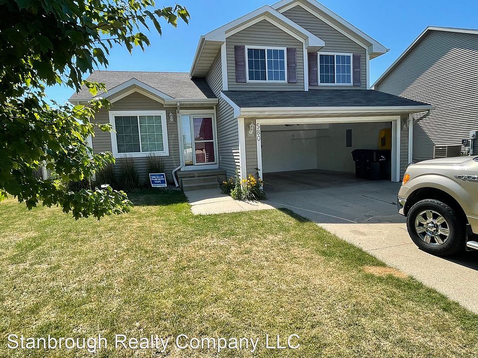 1st image of 580 SE Westgate Dr
