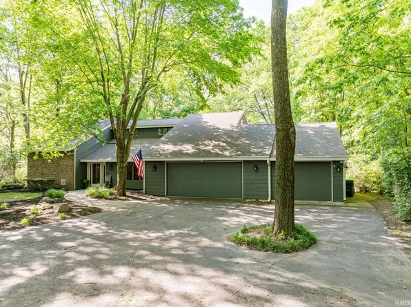 7509 W River Rd, Yorktown, IN 47396