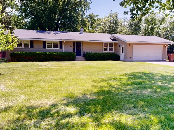 1616 McClellan Dr, Huron, SD 57350