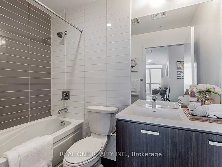 125 Redpath Ave #Penthouse 112 — Photo 8