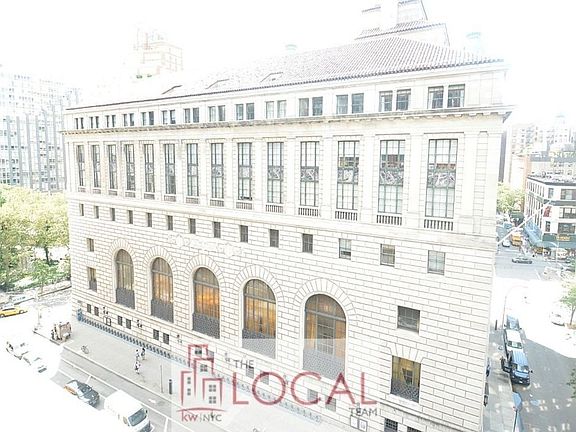 5th image of 287 Amsterdam Ave #906