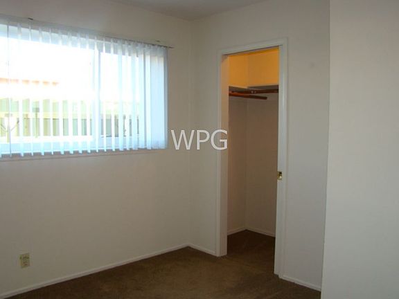 5th image of 971 Whitethorne Dr APT E