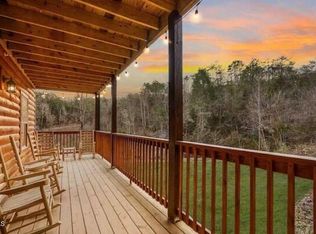 852 String Run Way, Pigeon Forge, TN 37863