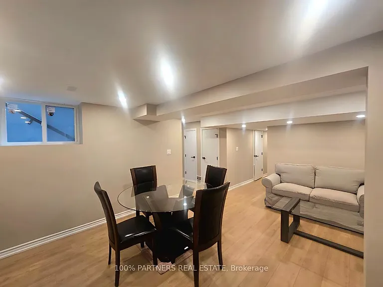 244 Burbank Dr #BASEMENT — Photo 5
