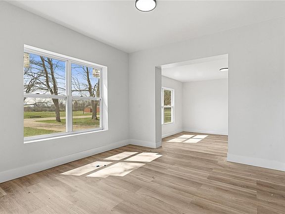 4th image of 2725 Stonequarry Rd
