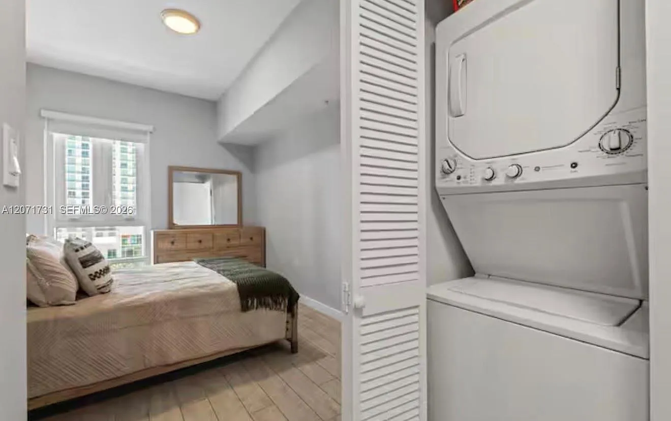 26 Edgewater Condo — Photo 4