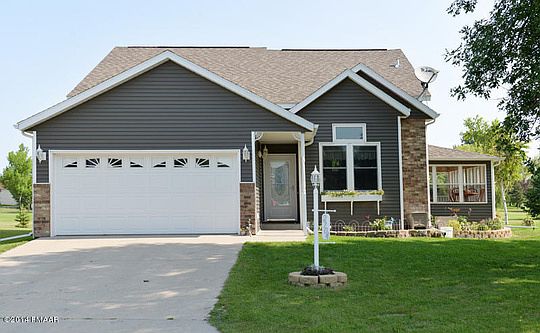 2nd image of 2704 32nd St S