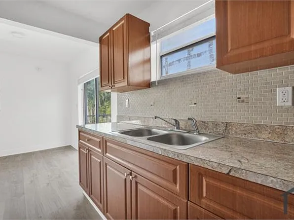 8295 NE Miami Ct APT 4, Miami, FL 33138