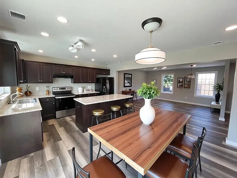 251 McCaskey Ave — Photo 2