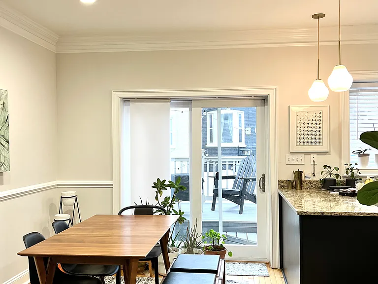 233 Bryant St NE — Photo 7