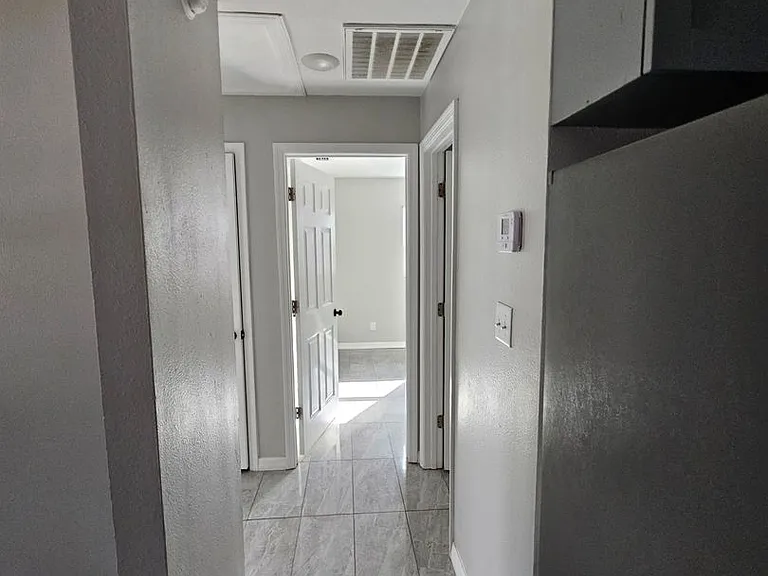 212 S 3rd St — Photo 5