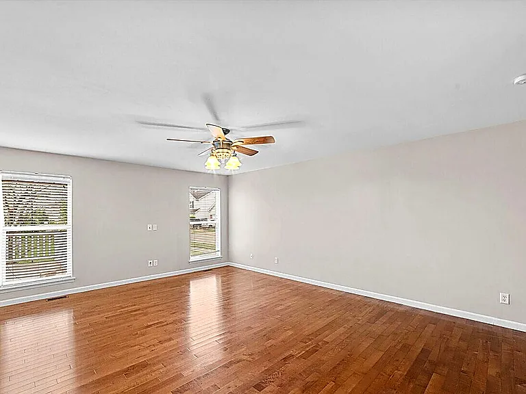 301 Northshore Ct — Photo 8