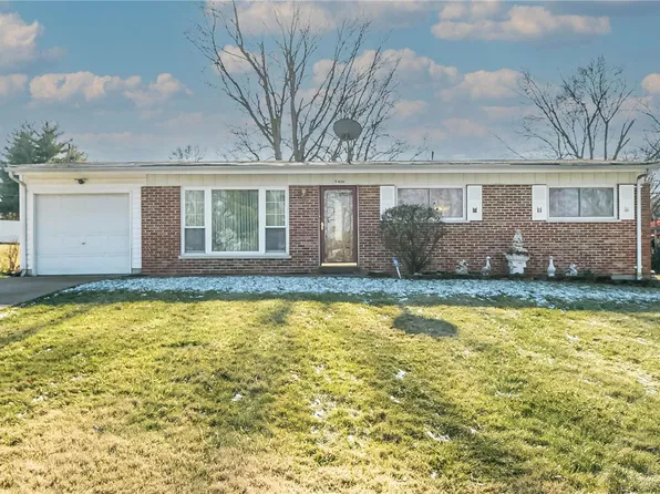 9400 La Jolla Dr, Saint Louis, MO 63132