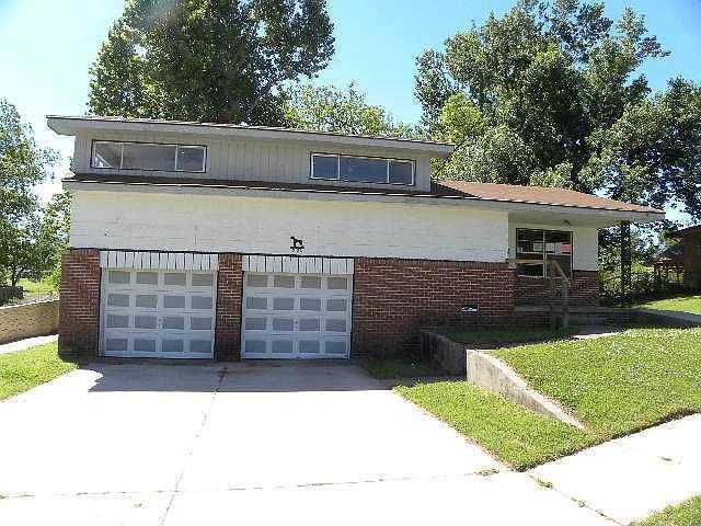 2nd image of 908 Harold Dr